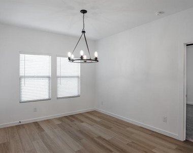528 Brook View Drive - Photo Thumbnail 6