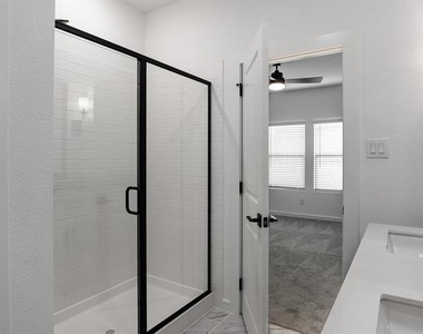 528 Brook View Drive - Photo Thumbnail 14