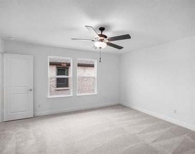3301 Little Bluestem Road - Photo Thumbnail 10