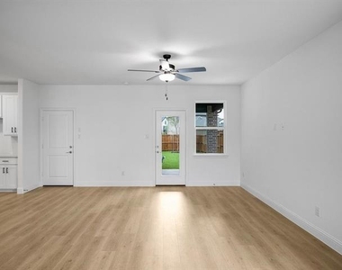 3301 Little Bluestem Road - Photo Thumbnail 9