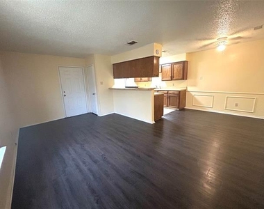 2303 Lido Lane - Photo Thumbnail 6