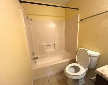 2303 Lido Lane - Photo Thumbnail 19
