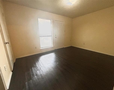 2303 Lido Lane - Photo Thumbnail 12