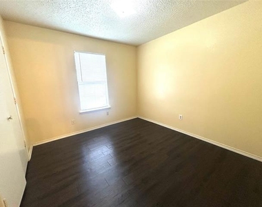2303 Lido Lane - Photo Thumbnail 18