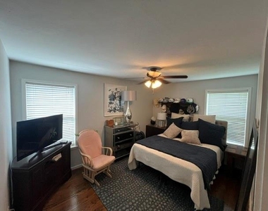 2140 Springhill Drive - Photo Thumbnail 8