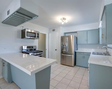 2140 Springhill Drive - Photo Thumbnail 18