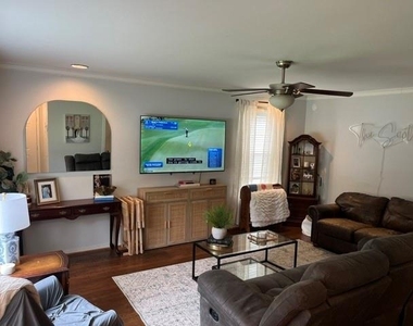 2140 Springhill Drive - Photo Thumbnail 3