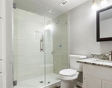 208 Wilshire Drive - Photo Thumbnail 11
