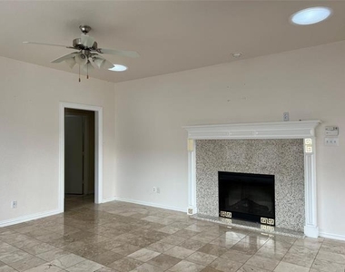 14044 Esperanza Drive - Photo Thumbnail 4