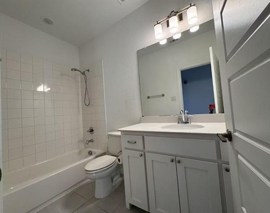 3909 Dubois Drive - Photo Thumbnail 13