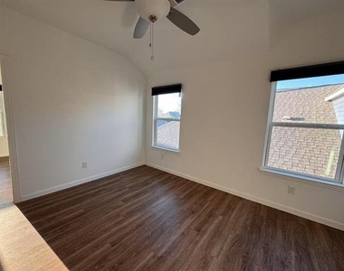3909 Dubois Drive - Photo Thumbnail 15