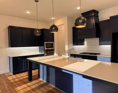 3909 Dubois Drive - Photo Thumbnail 5