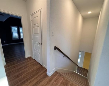 3909 Dubois Drive - Photo Thumbnail 20