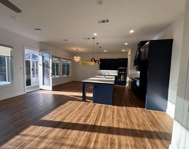 3909 Dubois Drive - Photo Thumbnail 2