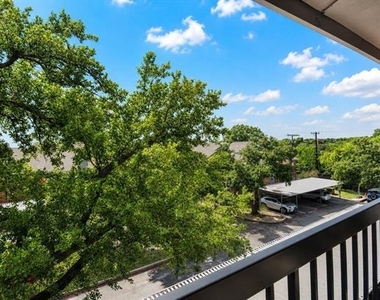 18333 Roehampton Drive - Photo Thumbnail 3