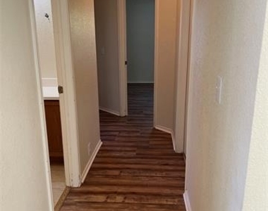 2305 Pheasant Run - Photo Thumbnail 2