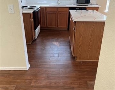 2305 Pheasant Run - Photo Thumbnail 1