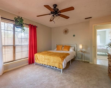 408 Heritage Trail - Photo Thumbnail 17