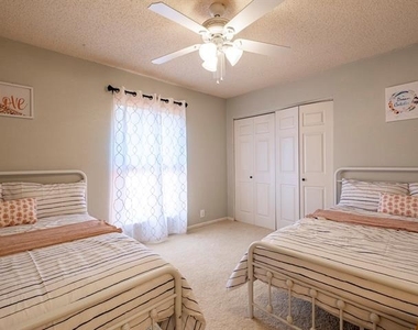 408 Heritage Trail - Photo Thumbnail 10
