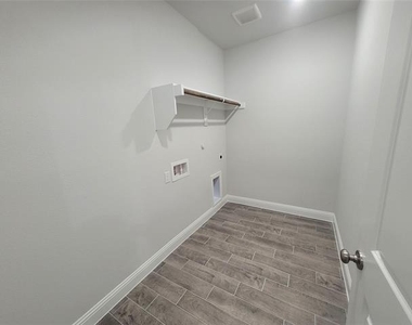 2302 Doe Branch Lane - Photo Thumbnail 2