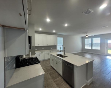 2302 Doe Branch Lane - Photo Thumbnail 14