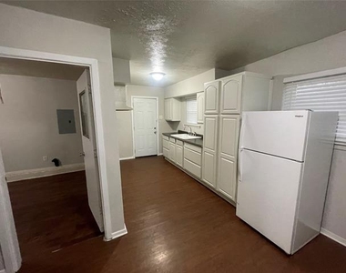 501 Rosewood Hills Drive - Photo Thumbnail 5