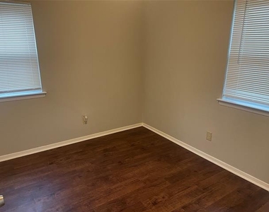 501 Rosewood Hills Drive - Photo Thumbnail 16