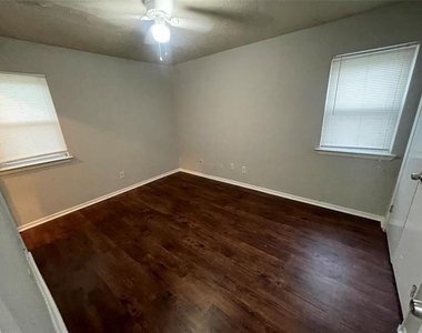 501 Rosewood Hills Drive - Photo Thumbnail 12