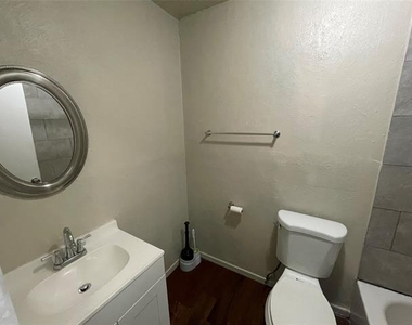 501 Rosewood Hills Drive - Photo Thumbnail 10