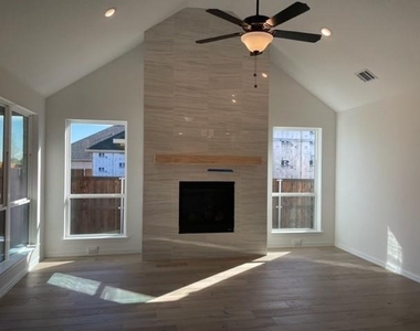 2099 Roquette Drive - Photo Thumbnail 14