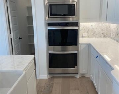 2099 Roquette Drive - Photo Thumbnail 12