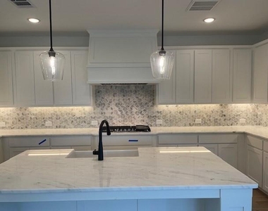 2099 Roquette Drive - Photo Thumbnail 11