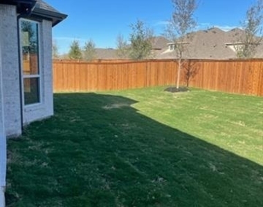 2099 Roquette Drive - Photo Thumbnail 21
