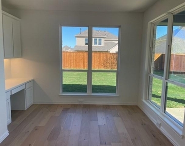 2099 Roquette Drive - Photo Thumbnail 15