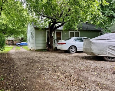 1009 Denton Street - Photo Thumbnail 24