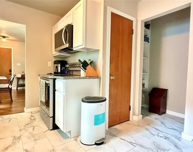 1009 Denton Street - Photo Thumbnail 13