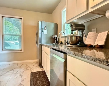 1009 Denton Street - Photo Thumbnail 11
