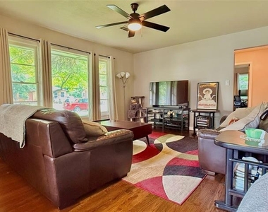 1009 Denton Street - Photo Thumbnail 5