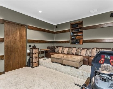 10027 Hillsdale Lane - Photo Thumbnail 20