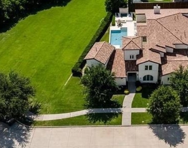10027 Hillsdale Lane - Photo Thumbnail 2
