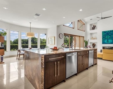 10027 Hillsdale Lane - Photo Thumbnail 5