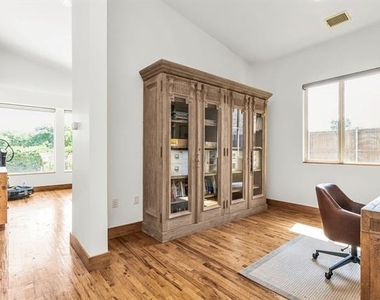 10027 Hillsdale Lane - Photo Thumbnail 19