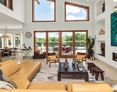 10027 Hillsdale Lane - Photo Thumbnail 10