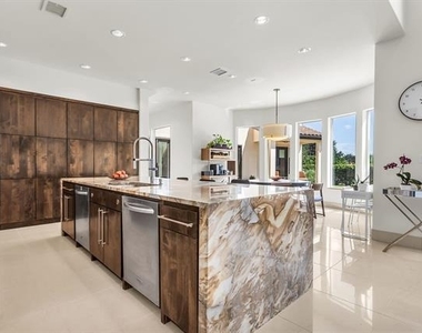 10027 Hillsdale Lane - Photo Thumbnail 6