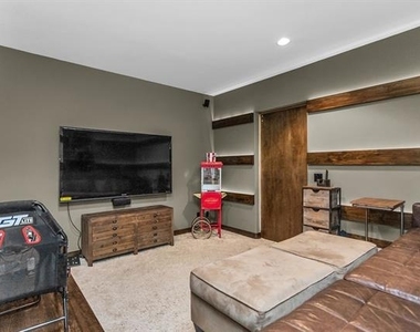 10027 Hillsdale Lane - Photo Thumbnail 21