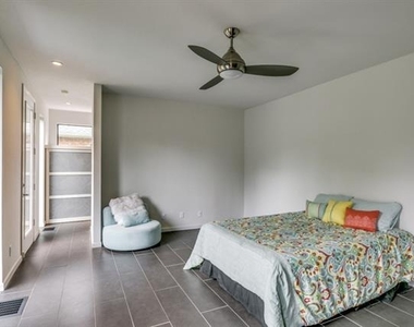 919 Knott Place - Photo Thumbnail 13