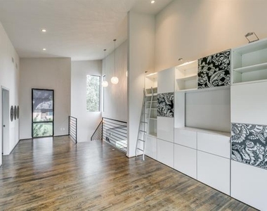 919 Knott Place - Photo Thumbnail 17