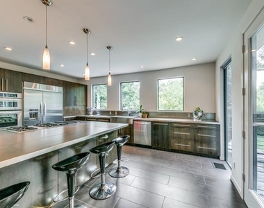 919 Knott Place - Photo Thumbnail 12