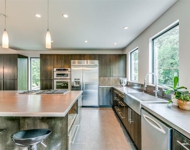 919 Knott Place - Photo Thumbnail 11