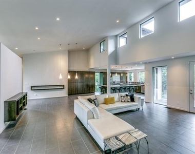 919 Knott Place - Photo Thumbnail 7